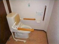 車椅子の方も使用しやすいトイレ